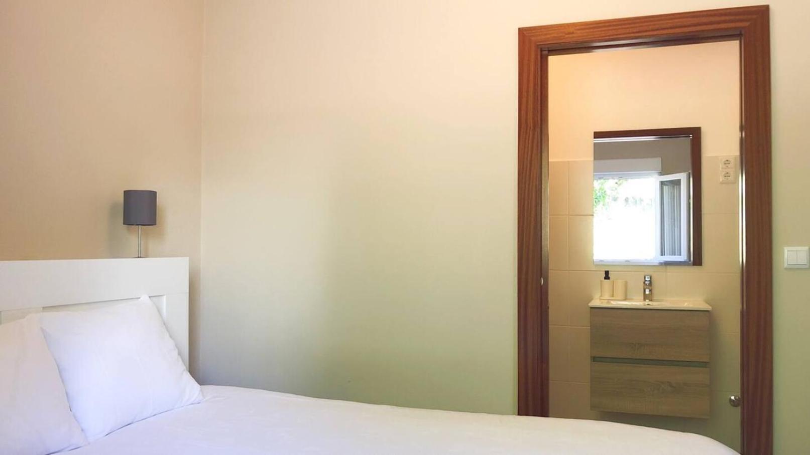 5min - Covilh Equipped Kitchen & Pool Villa